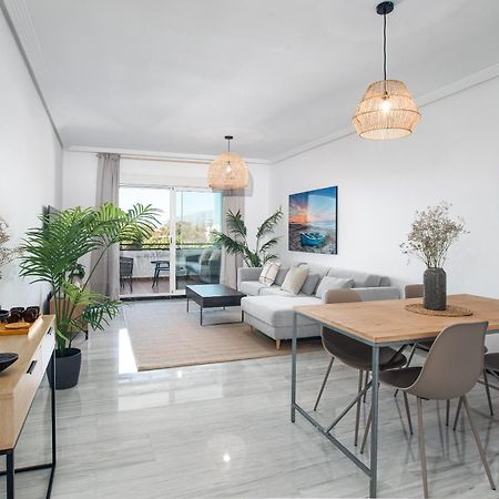 Modern Apartment - 2 Bedrooms, Beachside - Puerto Banus Marbella Eksteriør bilde