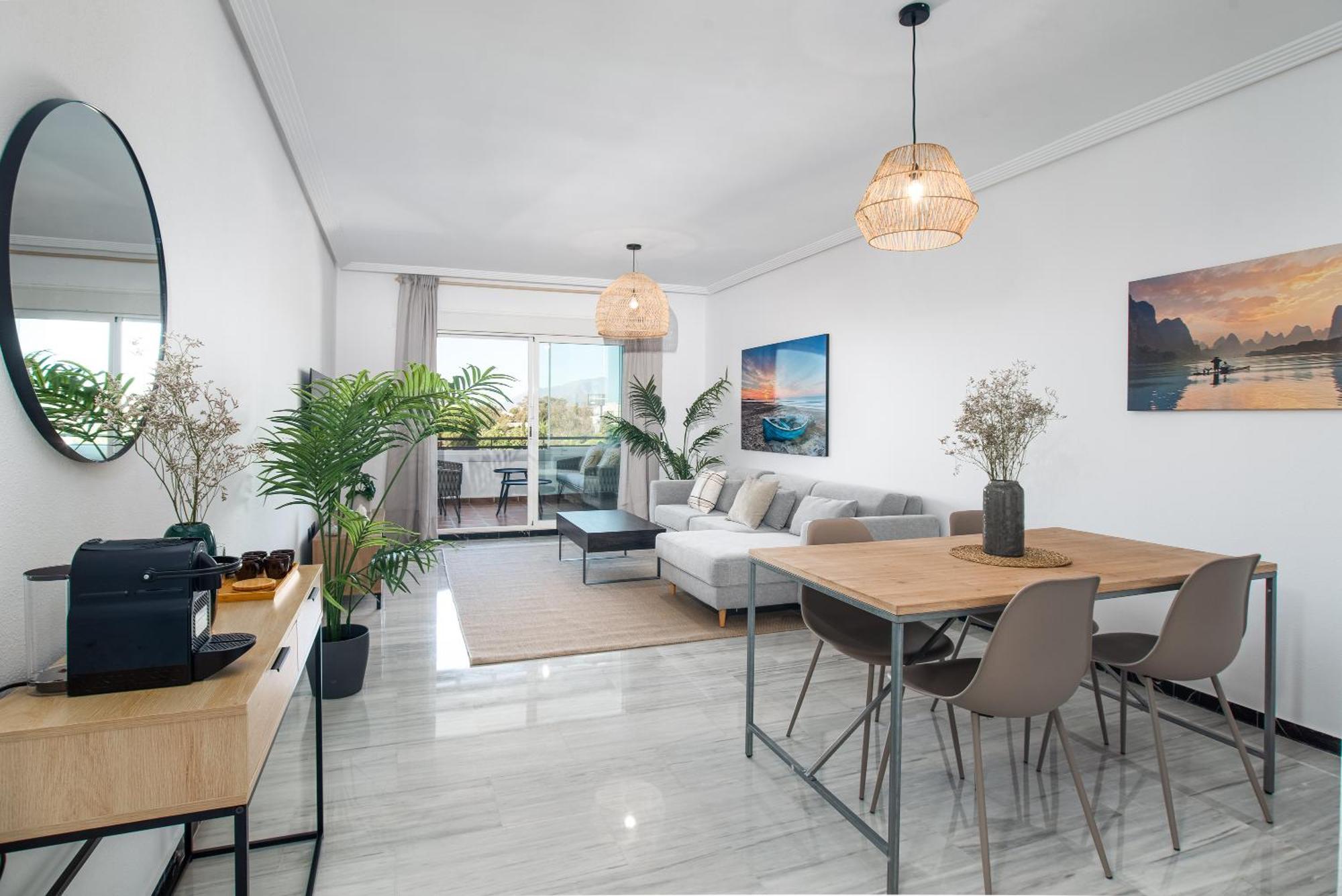 Modern Apartment - 2 Bedrooms, Beachside - Puerto Banus Marbella Eksteriør bilde