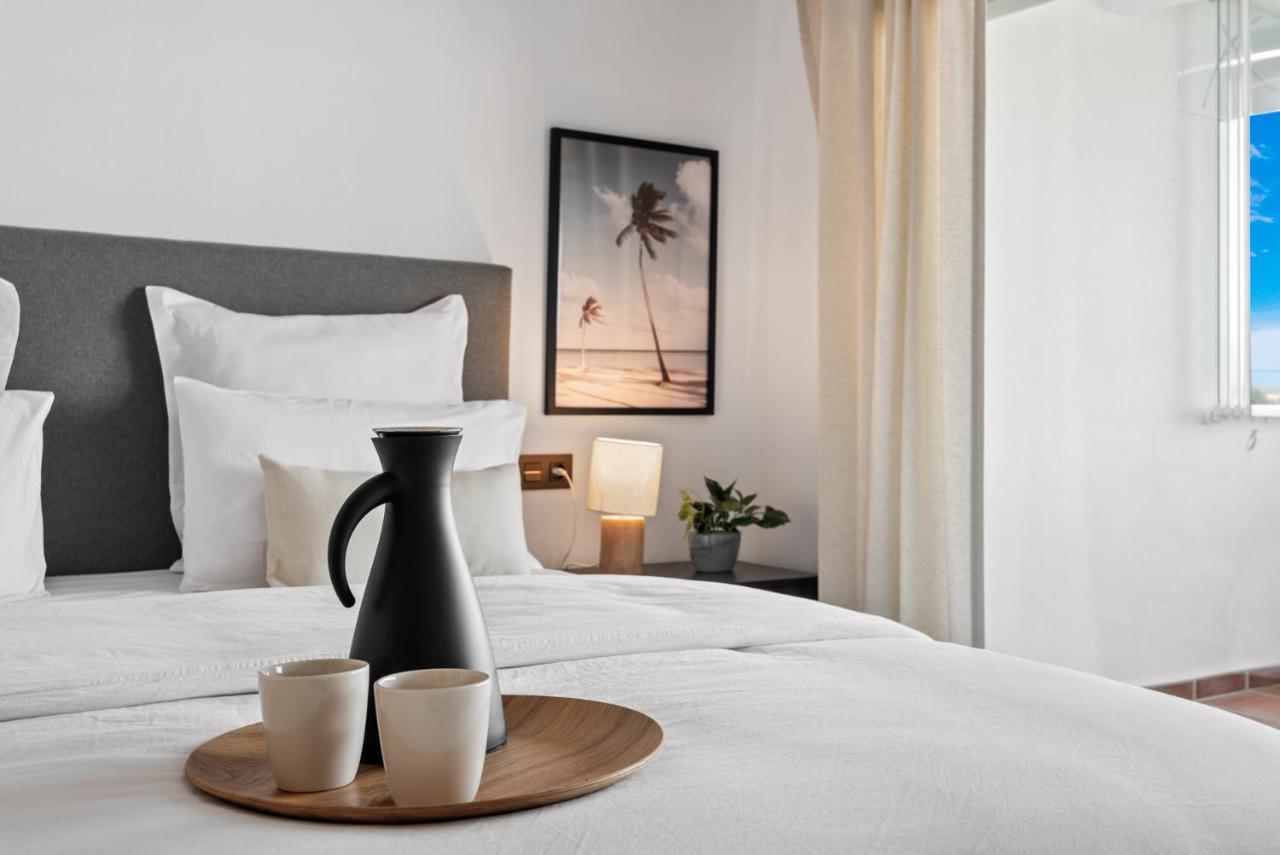 Modern Apartment - 2 Bedrooms, Beachside - Puerto Banus Marbella Eksteriør bilde