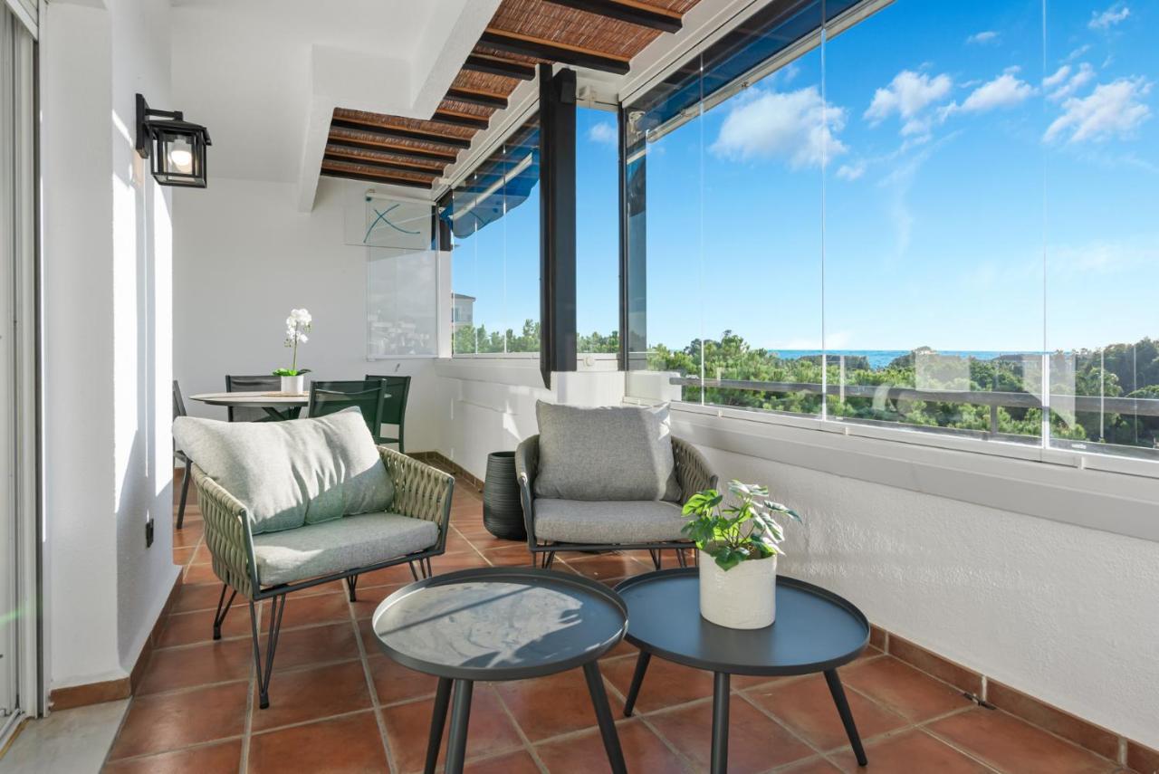 Modern Apartment - 2 Bedrooms, Beachside - Puerto Banus Marbella Eksteriør bilde