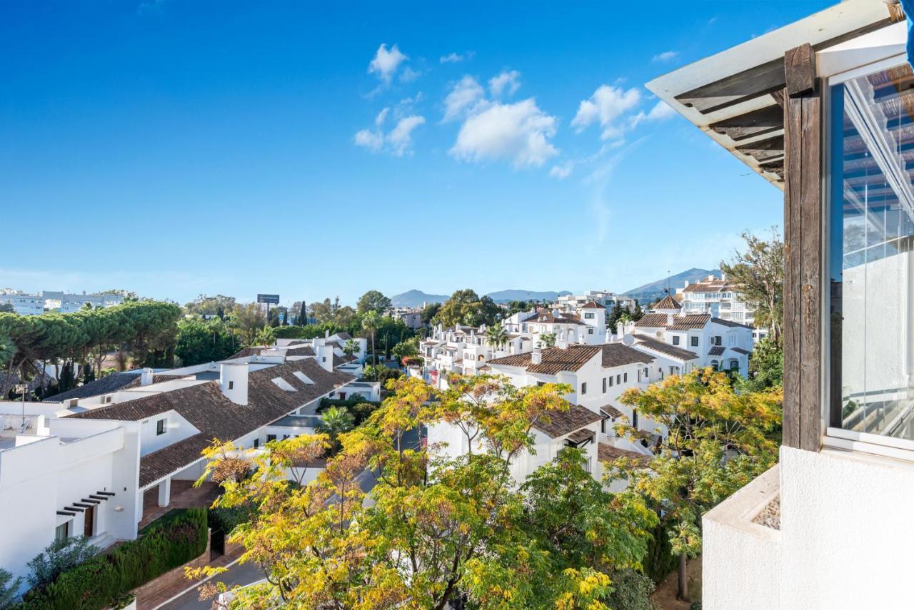 Modern Apartment - 2 Bedrooms, Beachside - Puerto Banus Marbella Eksteriør bilde