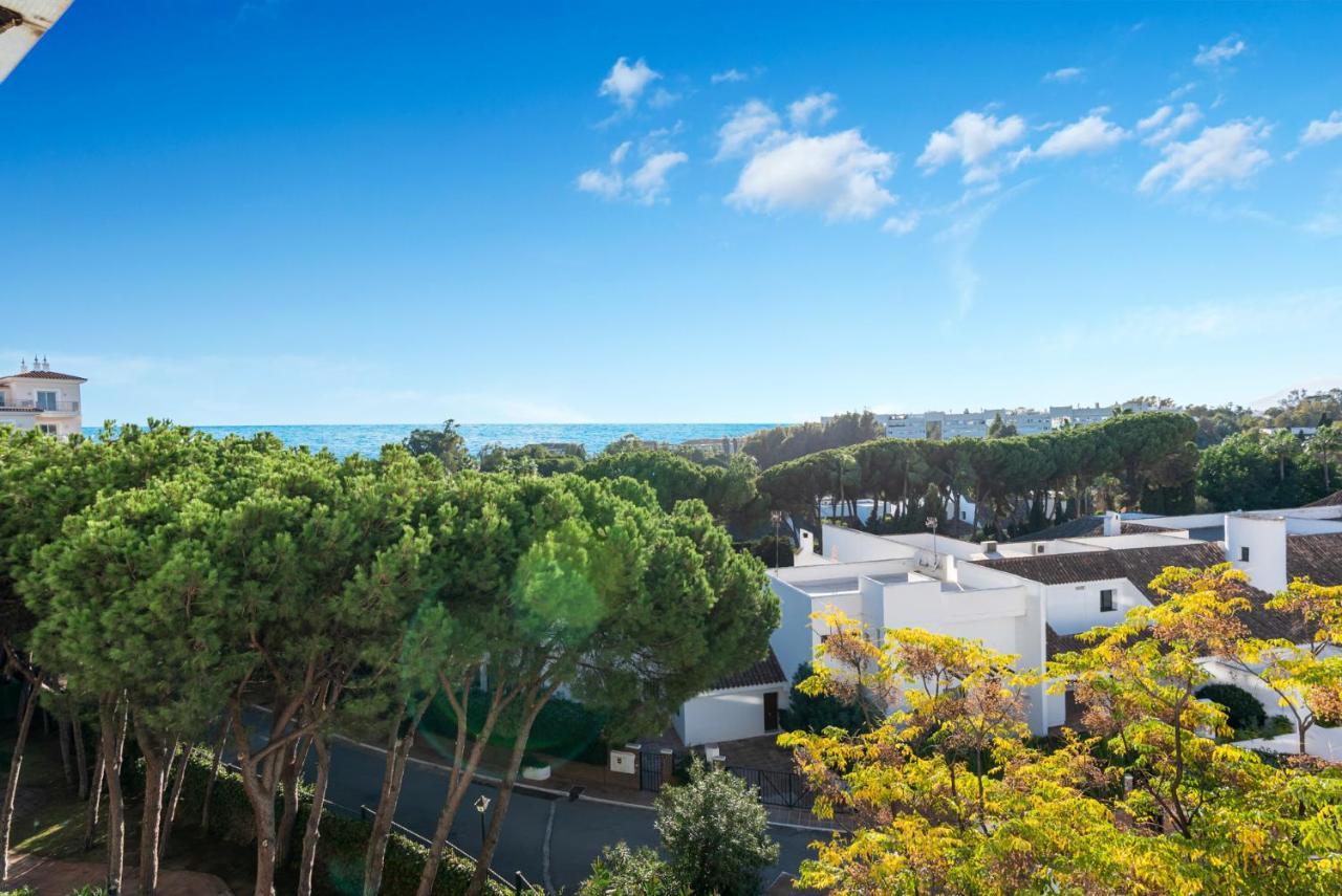 Modern Apartment - 2 Bedrooms, Beachside - Puerto Banus Marbella Eksteriør bilde