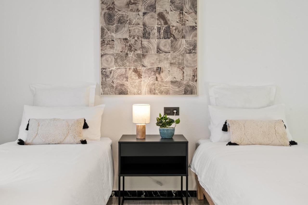 Modern Apartment - 2 Bedrooms, Beachside - Puerto Banus Marbella Eksteriør bilde