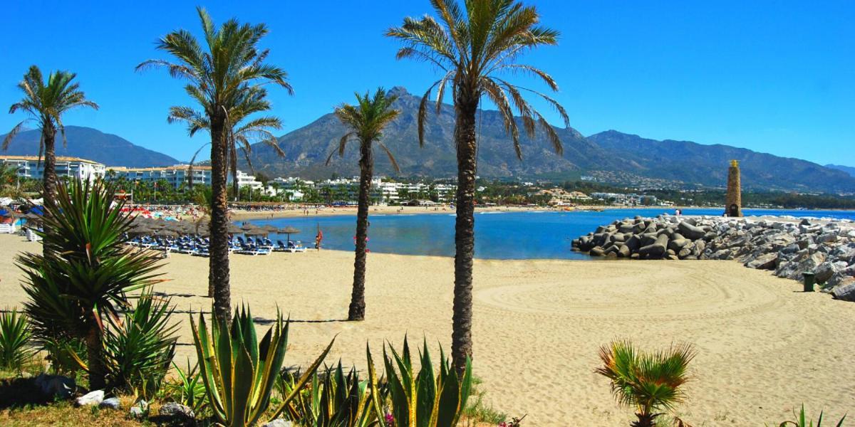 Modern Apartment - 2 Bedrooms, Beachside - Puerto Banus Marbella Eksteriør bilde