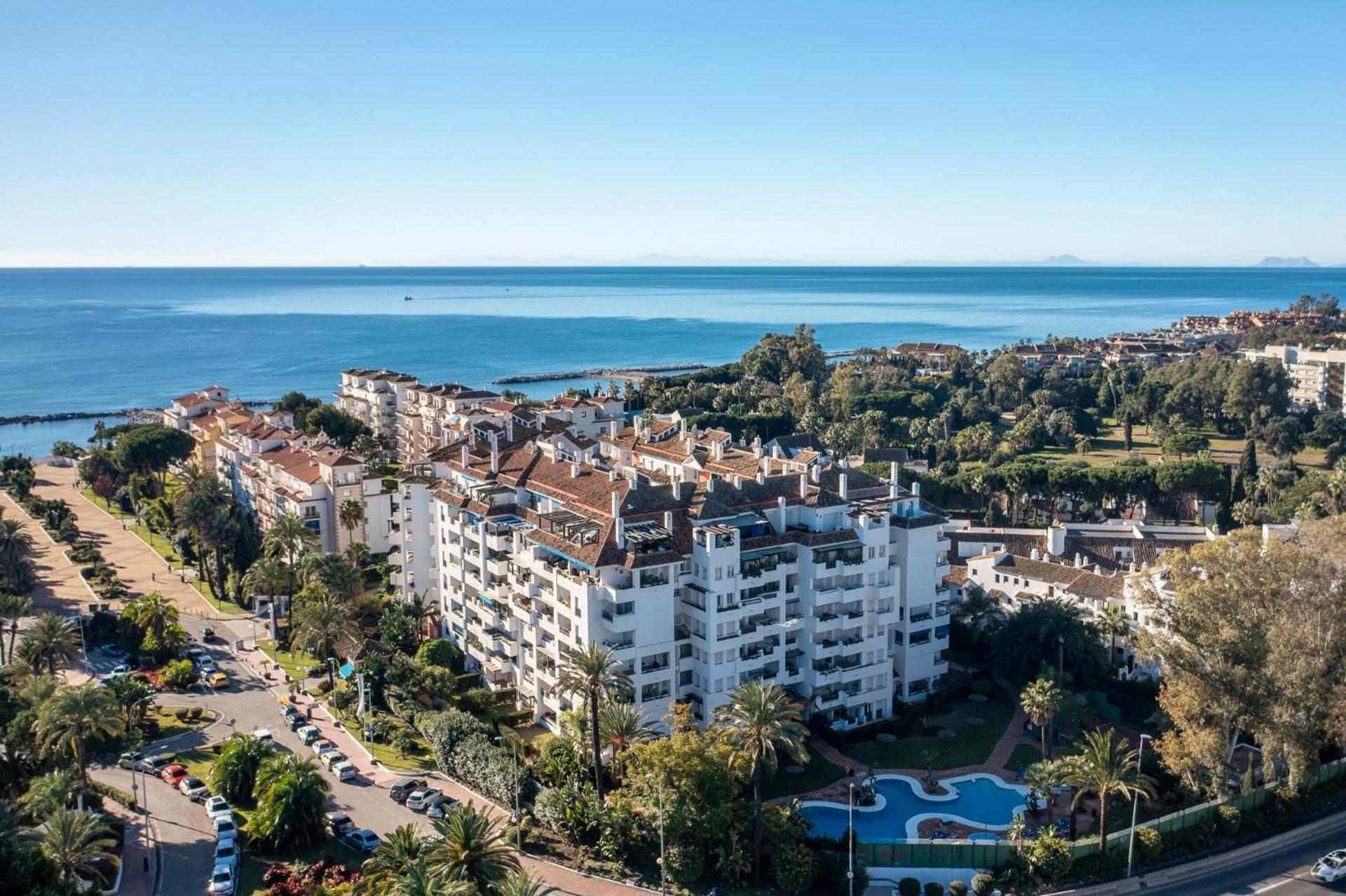Modern Apartment - 2 Bedrooms, Beachside - Puerto Banus Marbella Eksteriør bilde